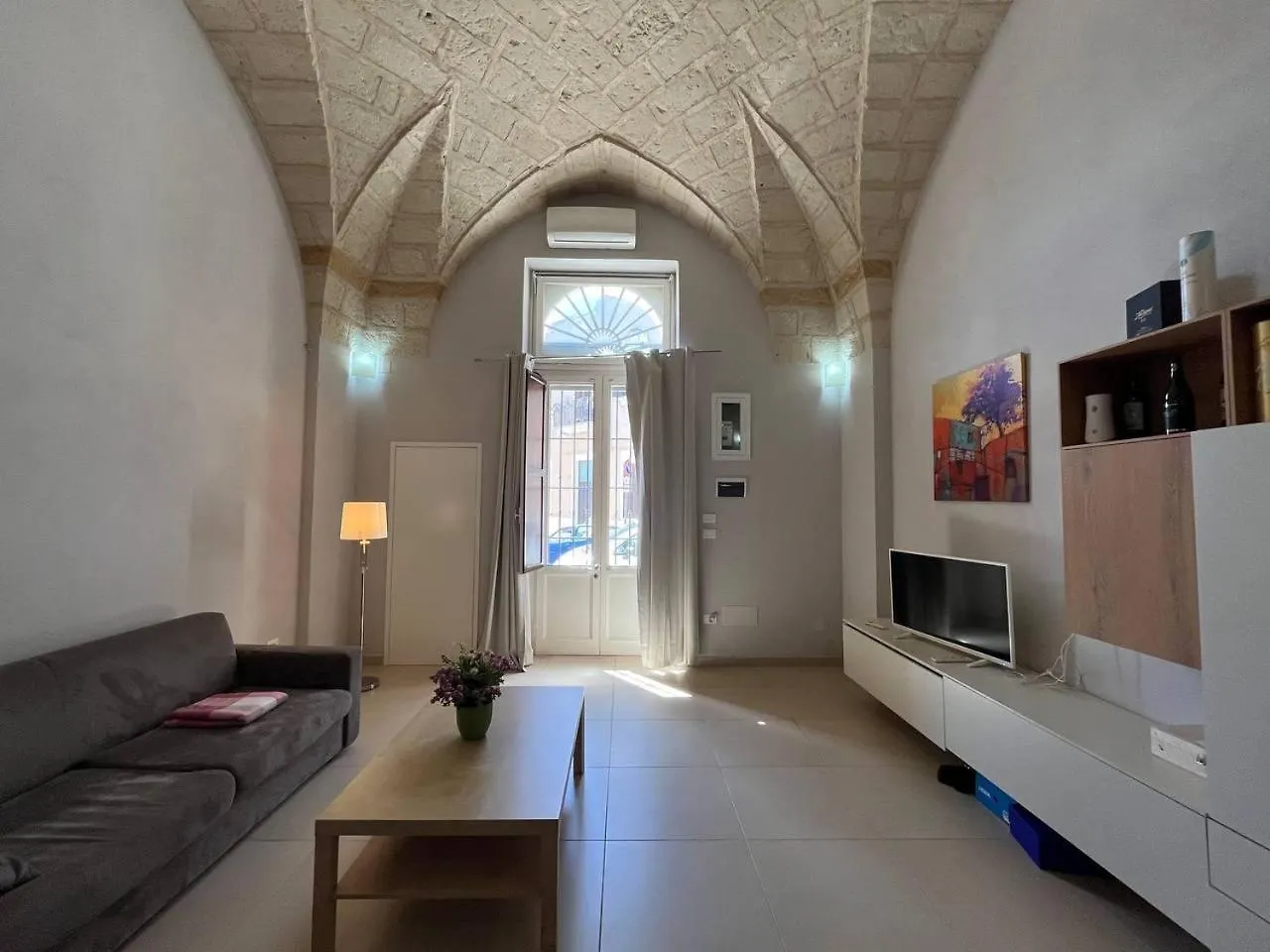 ברינדיזי Jacaranda Apartment 0*,
